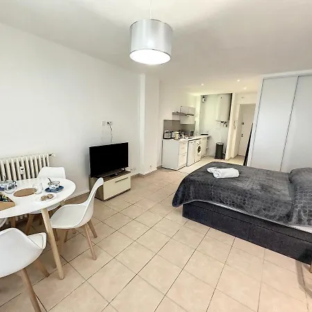 Apartment Gal0 - Tres Beau Studio En Rez-de-jardin