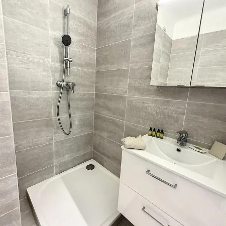 Gal0 - Tres Beau Studio En Rez-de-jardin